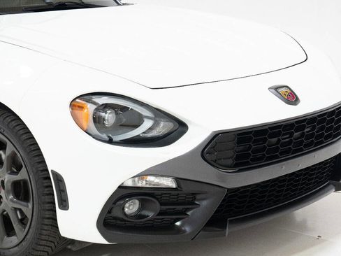 Used 2017 FIAT 124 Spider Abarth image 10