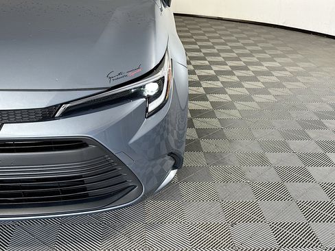 Used 2025 Toyota Corolla LE w/ LE Premium Package FWD image 9
