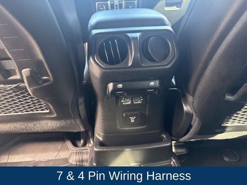 Used 2022 Jeep Wrangler Unlimited Rubicon w/ Steel Bumper Group AWD/4WD image 27