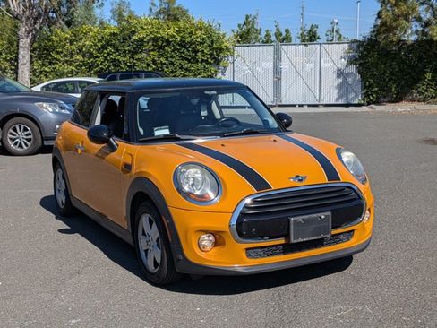 Used 2017 MINI Cooper Countryman S FWD image 3
