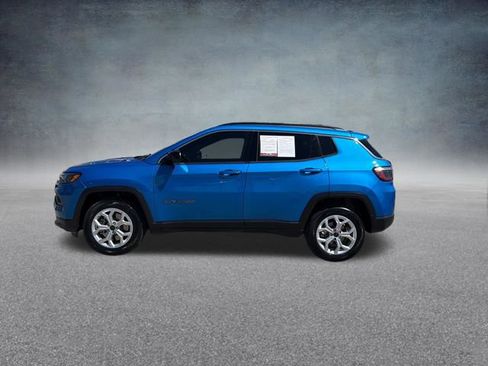 Used 2025 Jeep Compass Latitude AWD/4WD image 10