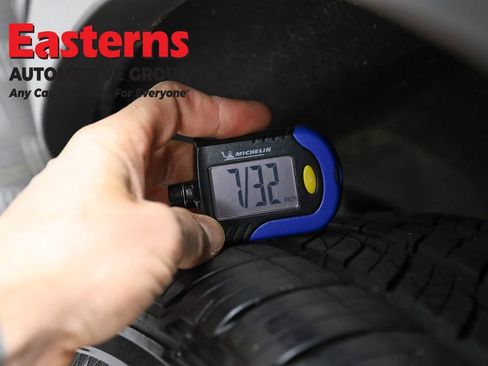 Used 2025 Nissan Pathfinder SV FWD image 26