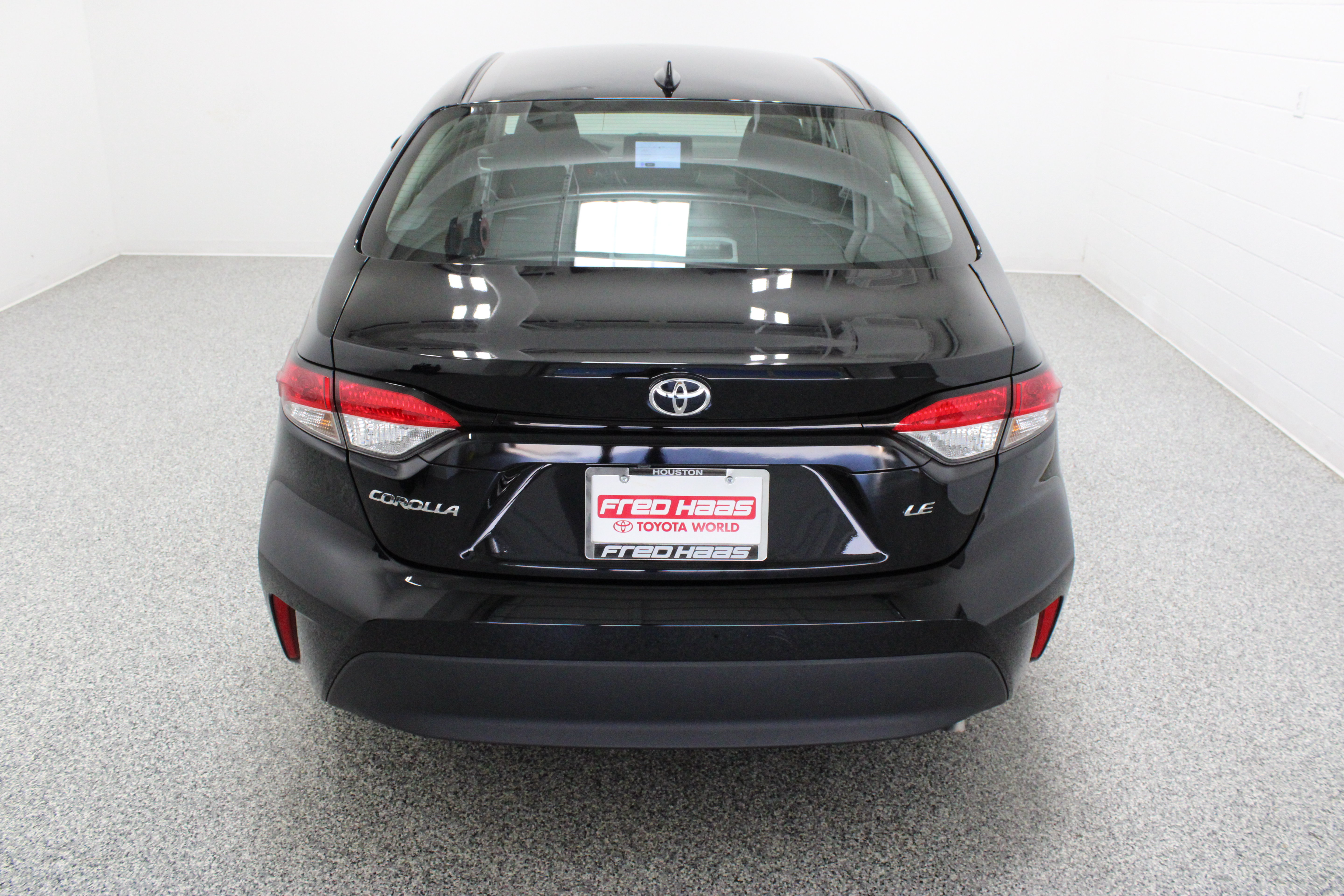 Used 2026 Toyota Corolla LE FWD image 8