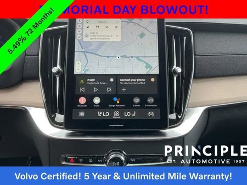 Certified 2025 Volvo XC90 B5 Plus AWD/4WD image 19