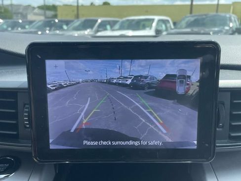 Certified 2024 Ford Explorer XLT RWD image 20