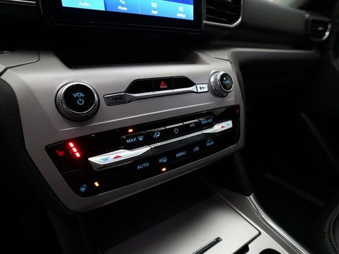 Used 2023 Ford Explorer XLT w/ Equipment Group 202A image 22