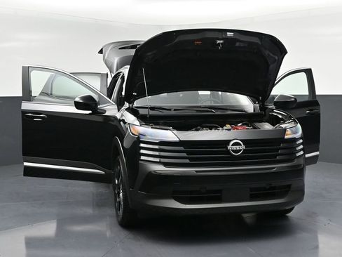 New 2026 Nissan Kicks SV w/ SV Premium Package AWD/4WD image 33