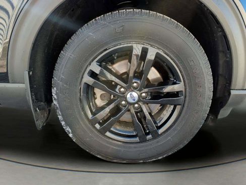 Used 2020 Ford Explorer XLT w/ Comfort Package image 22