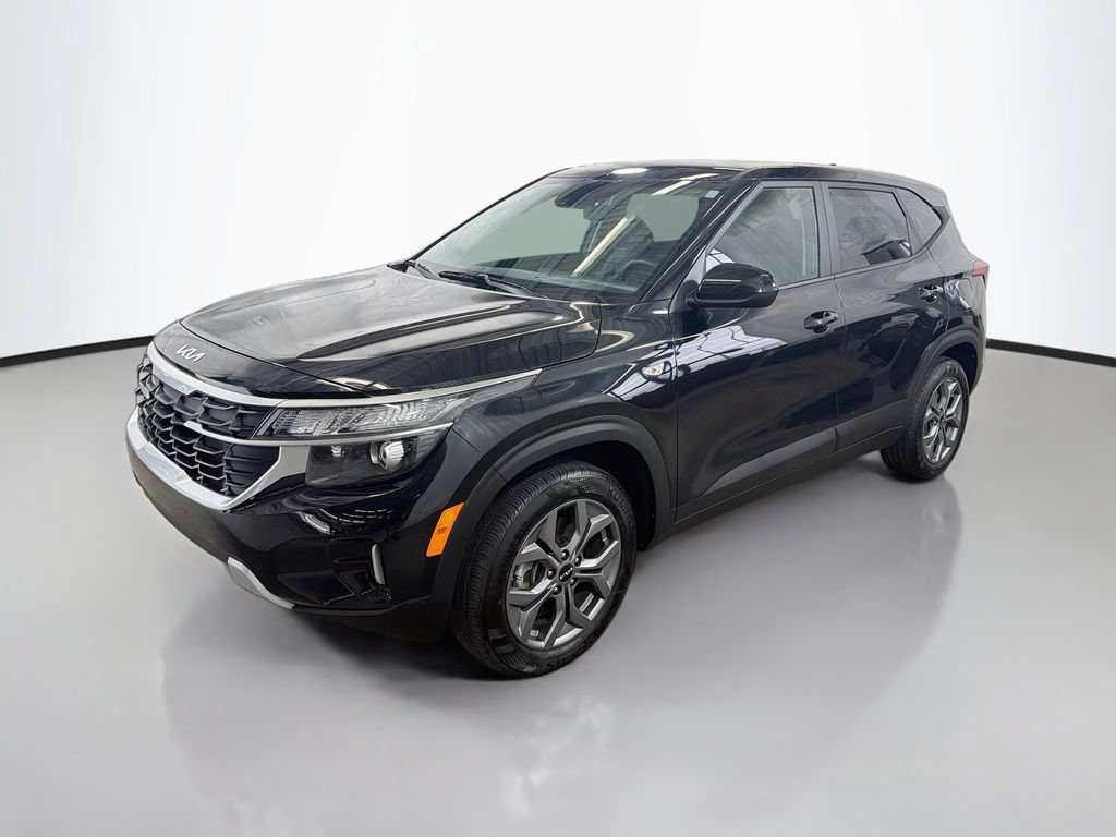 Used 2024 Kia Seltos LX AWD/4WD image 5