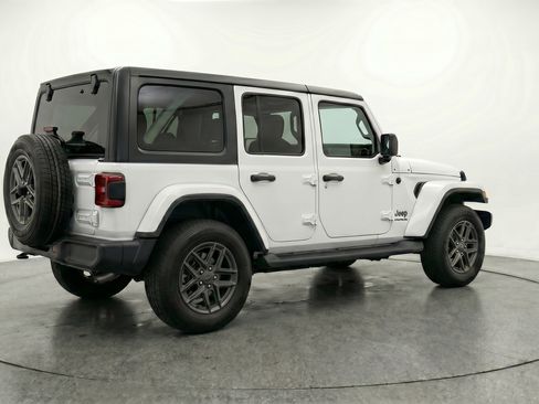 Used 2025 Jeep Wrangler Unlimited Sport AWD/4WD image 9
