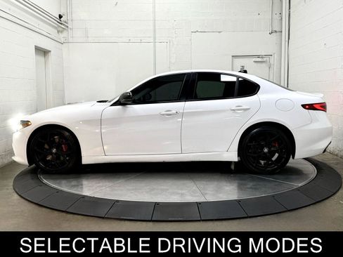 Used 2020 Alfa Romeo Giulia w/ Quick Order Package 22K Sport RWD image 6