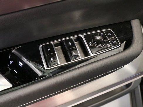 New 2026 Cadillac Vistiq Sport image 8