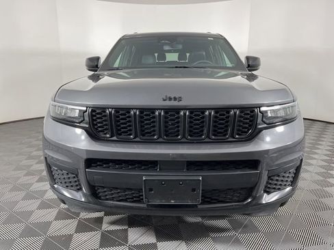 Used 2024 Jeep Grand Cherokee L Laredo image 3