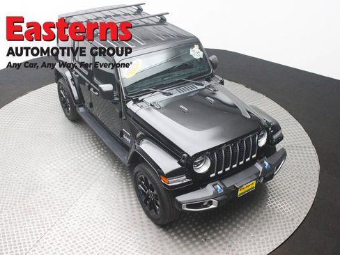 Used 2022 Jeep Wrangler Unlimited Sahara AWD/4WD image 3