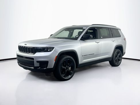 Used 2023 Jeep Grand Cherokee L Laredo AWD/4WD image 1