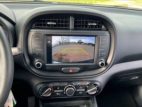 Used 2025 Kia Soul LX w/ LX Technology Package image 23