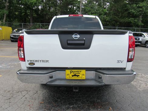Used 2019 Nissan Frontier SV image 6
