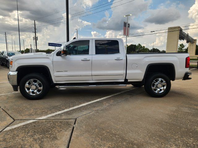 Used 2019 GMC Sierra 2500 SLT w/ Duramax Plus Package AWD/4WD image 4