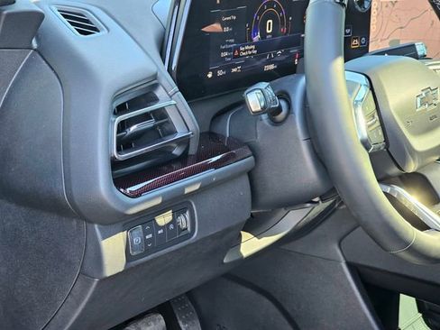 Used 2025 Chevrolet Traverse Z71 w/ Enhanced Driving Package AWD/4WD image 17