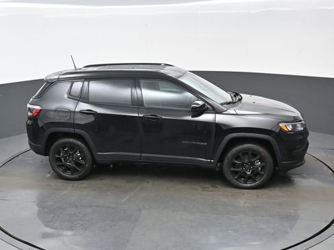 New 2026 Jeep Compass Latitude AWD/4WD image 23