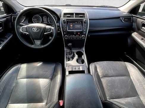 Used 2017 Toyota Camry XLE FWD image 12