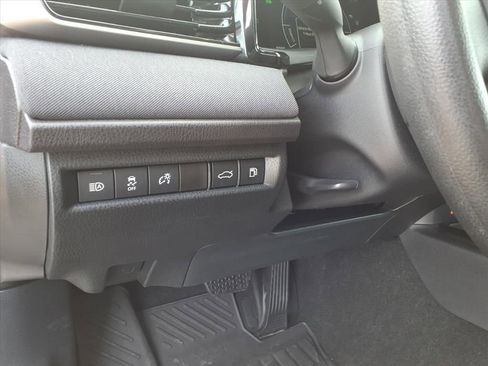 Used 2025 Toyota Camry LE image 14