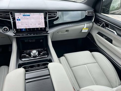 New 2026 Jeep Grand Wagoneer L Summit AWD/4WD image 13