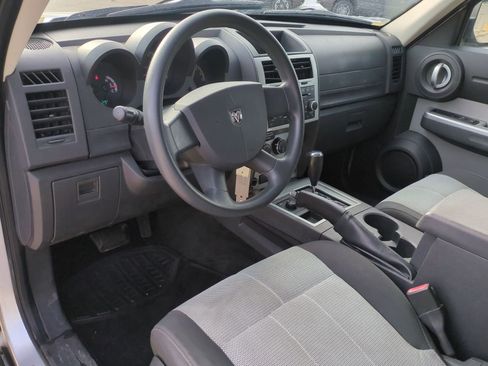 Used 2007 Dodge Nitro SXT image 2