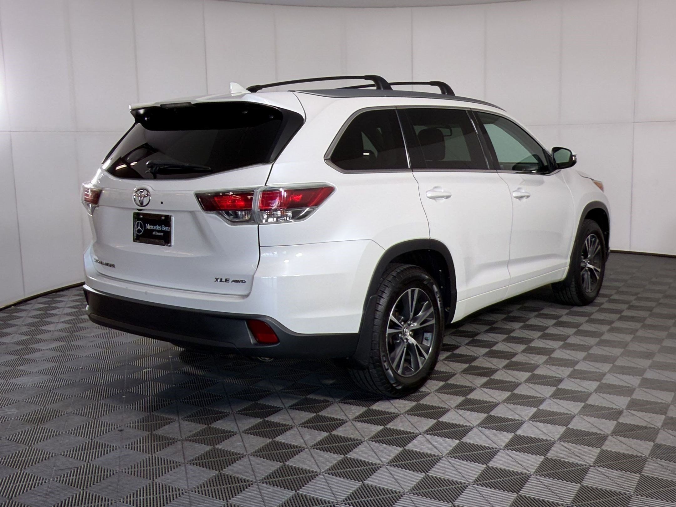 Used 2016 Toyota Highlander XLE AWD/4WD image 9