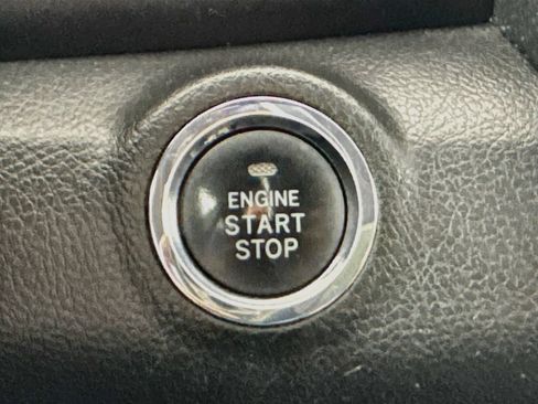 Used 2010 Toyota Camry SE FWD image 17