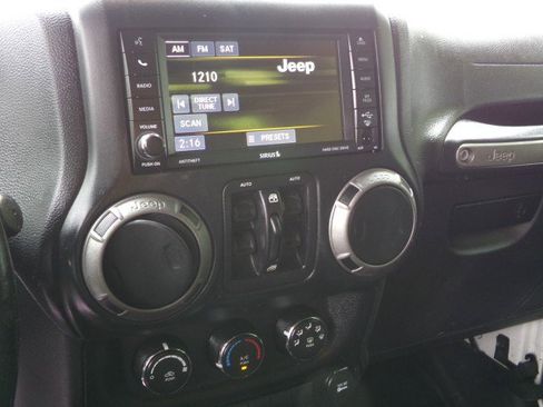 Used 2015 Jeep Wrangler Unlimited Sport w/ Quick Order Package 24S AWD/4WD image 19