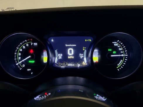 Used 2021 Jeep Wrangler Unlimited Sahara AWD/4WD image 16