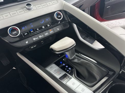 Used 2024 Hyundai Elantra Limited FWD image 30