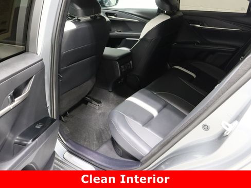 Used 2025 Toyota Camry SE image 27