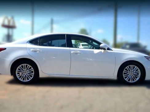 Used 2015 Lexus ES 350 w/ Luxury Package image 10