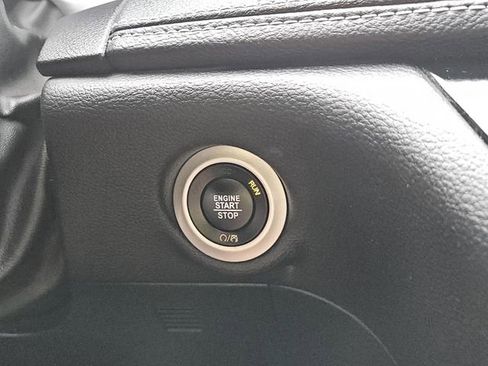 Used 2023 Chrysler Pacifica Limited w/ S Appearance Package image 17