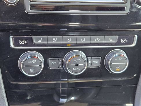 Used 2015 Volkswagen Golf 4-Door FWD image 18