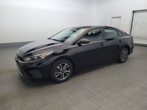 Used 2023 Kia Forte LXS image 2