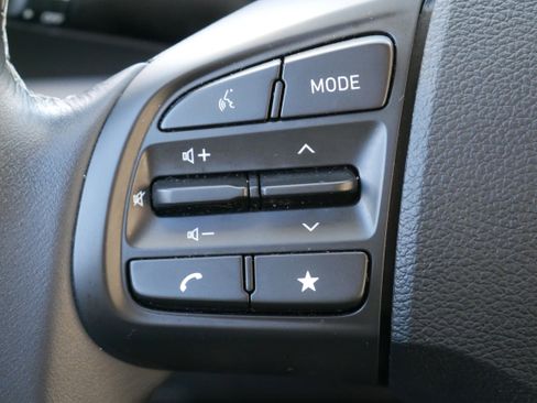 Used 2024 Hyundai Venue SEL image 23