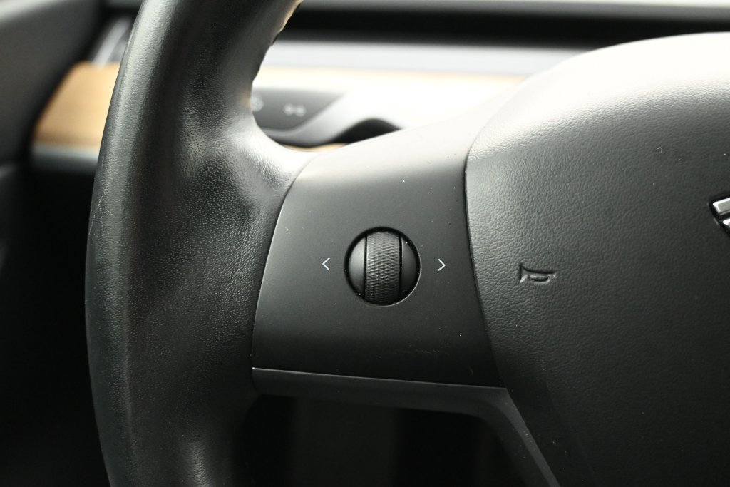 Used 2018 Tesla Model 3 Long Range RWD image 18