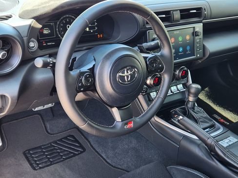 Used 2024 Toyota GR86 Premium RWD image 9