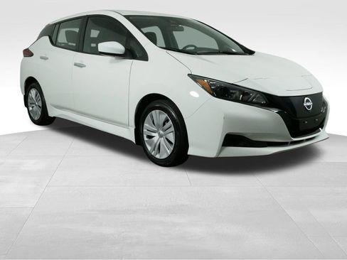 Used 2025 Nissan Leaf S FWD image 2