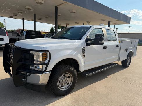 Used 2018 Ford F250 XL w/ Power Equipment Group AWD/4WD image 1