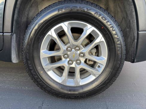 Used 2019 Chevrolet Traverse LT w/ LPO, Floor Liner Package FWD image 18