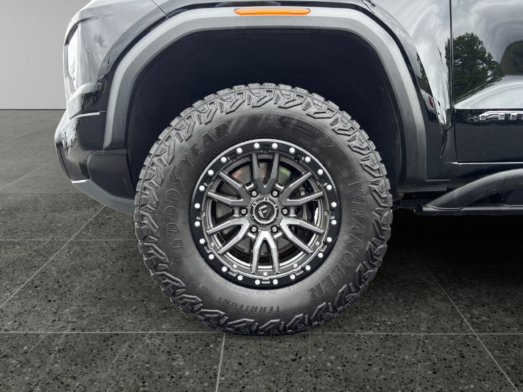 Used 2024 GMC Canyon AT4X AWD/4WD image 5