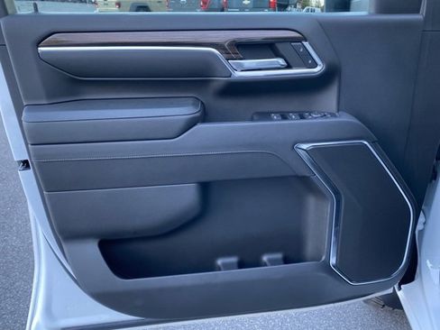 Used 2024 Chevrolet Silverado 3500 LT w/ Convenience Package image 11