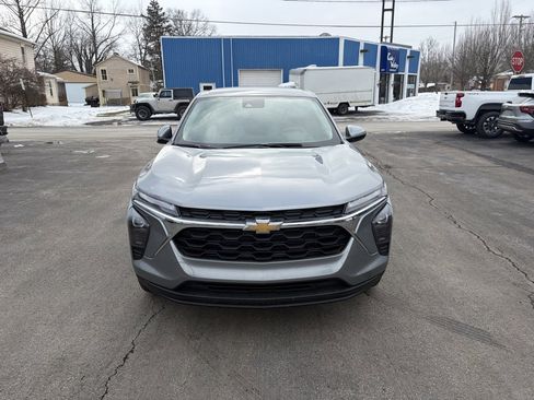 New 2026 Chevrolet Trax LS w/ LS Convenience Package image 2