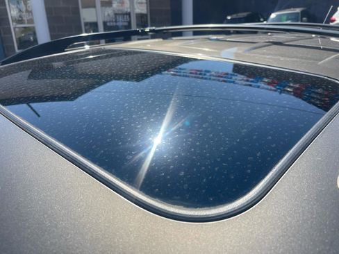 Used 2011 Toyota RAV4 Limited w/ Limited Extra Value Pkg image 6