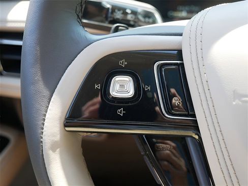 Used 2023 Lincoln Aviator Reserve w/ Equipment Group 201A image 22