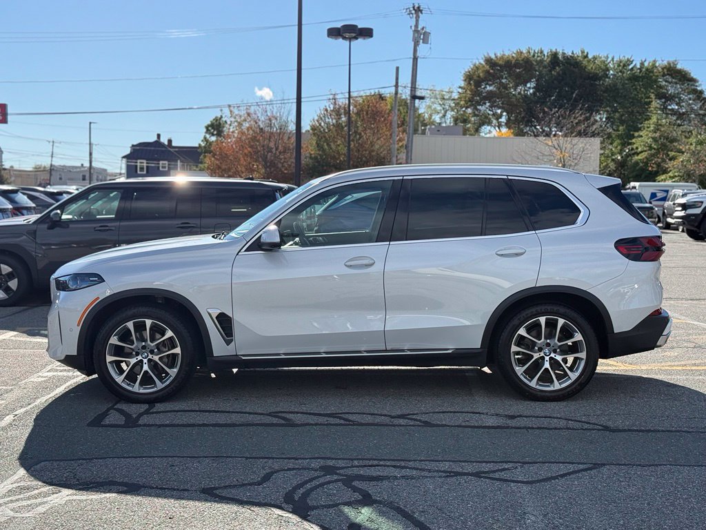 Used 2024 BMW X5 xDrive40i w/ Premium Package AWD/4WD image 2
